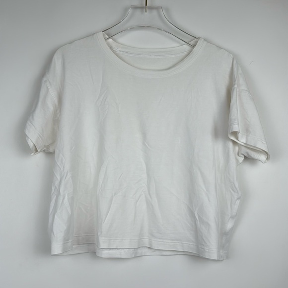 lululemon athletica Tops - Lululemon White Short Sleeve Crew Neck Tee Size 6